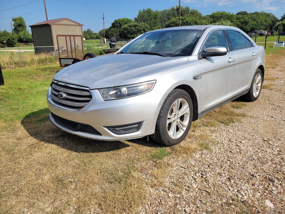 Replacement key for a Ford Taurus